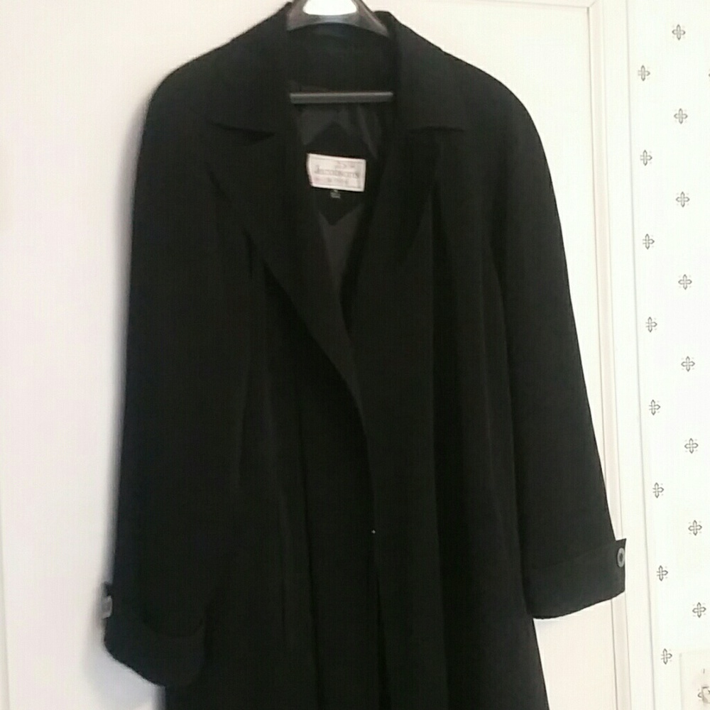 Slick black trench coat➕